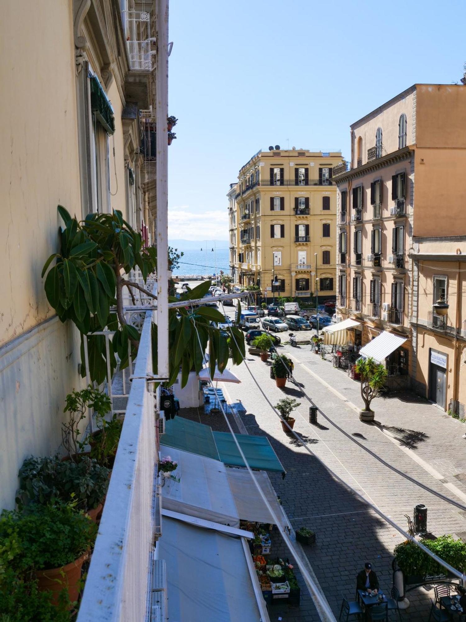 Salotto Sommer Bed & Breakfast Napoli Bagian luar foto